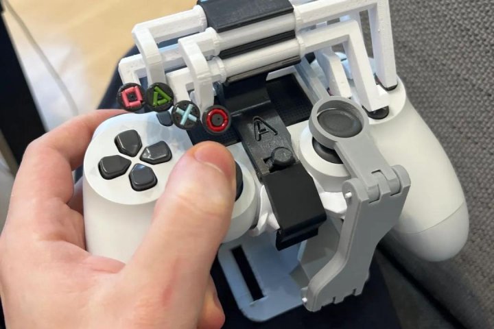Controle de videogame adaptado para pessoas com deficiência física.